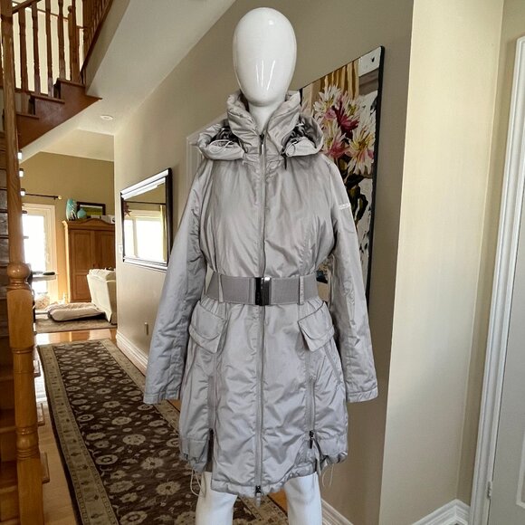 Airfield Winter Coat - matte satin light grey - size Medium - Picture 16 of 17
